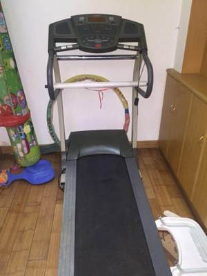 哈尔滨道里区转让新贵族跑步机，搬家急售800元可议